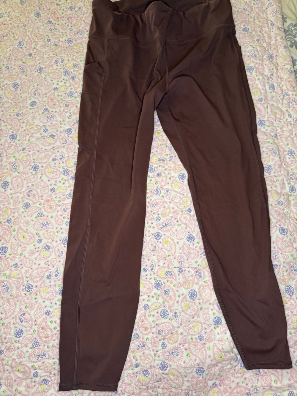 Vuori Women's Leggings in Deep Brown